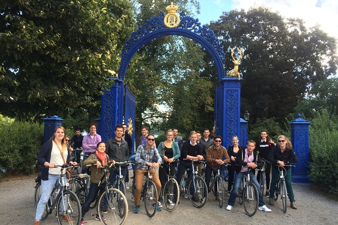 Stockholm at a Glance Bike Tour - Kungliga Slottet, Parliament, and the Royal Dramatic Theatre stops