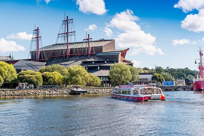 Stockholm's Best Bike Tour! - Royal Palace area: seeing the monarchy as a street-level experience