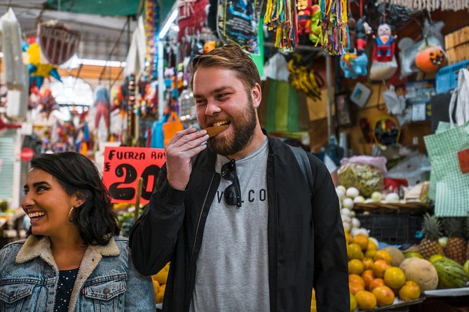 Street Food Bike Tour / Mexico is not only Tacos / All Inclusive - Roma Norte: coffee, a pastry start, and the neighborhood mood