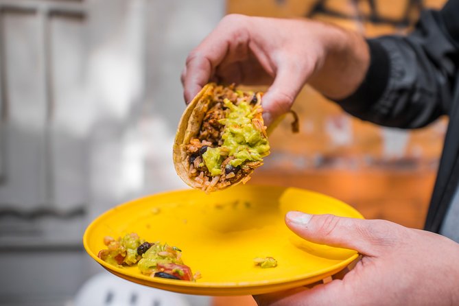 Street Food Bike Tour / Mexico is not only Tacos / All Inclusive - Condesa and Chapultepec: tacos, micheladas, and real breathing space