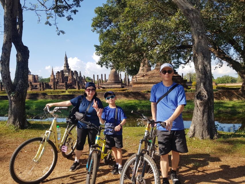 Sukhothai: Full-Day Historical Park Cycling Tour with Lunch - A bike-and-temple day that starts with water