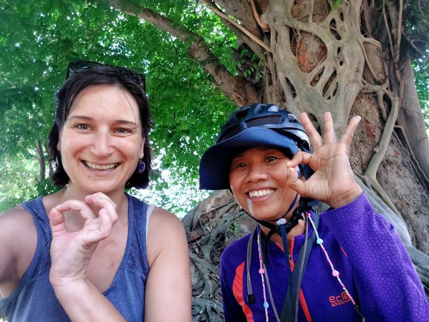 Sukhothai: Full-Day Historical Park Cycling Tour with Lunch - Entering Sukhothai Historical Park the easy way