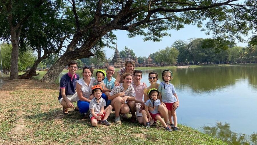 Sukhothai: Historical Park & Countryside Cycling Tour - Lunch in a local Thai restaurant: more than a break