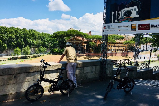 Sunrise in Rome: Small Group E-Bike tour with Italian Breakfast - Piazza Venezia and the Ancient City Feel