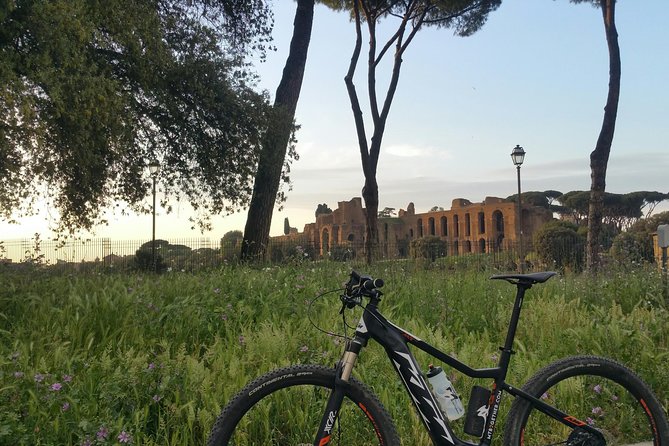 Sunrise in Rome: Small Group E-Bike tour with Italian Breakfast - Campidoglio Hill: Where Sunrise Photos Make Sense