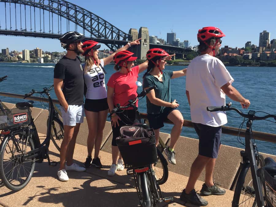 Sydney: Guided Harbour E-Bike Tour - The Return Loop: Barangaroo, Cockle Bay Wharf, and Chinatown