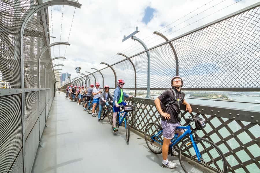 Sydney: Iconic Sights 4-Hour Bike Tour - Hyde Park, ANZAC area, and Chinatown: three different moods in one flow