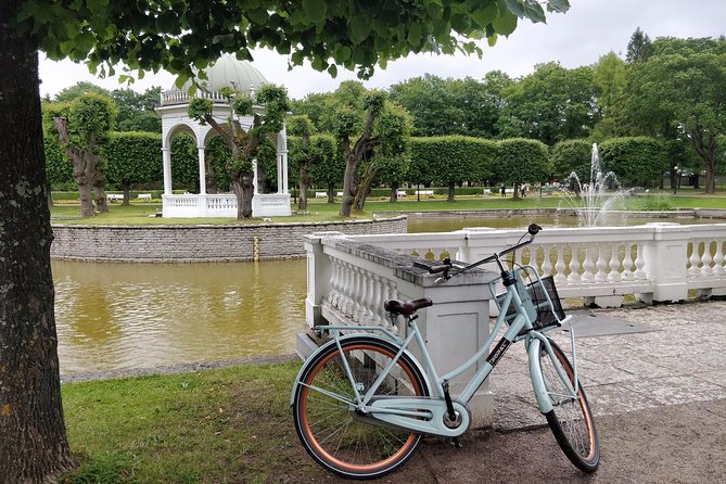 Tallinn Bicycle Sightseeing Tour - Guide quality: what makes the tour feel alive