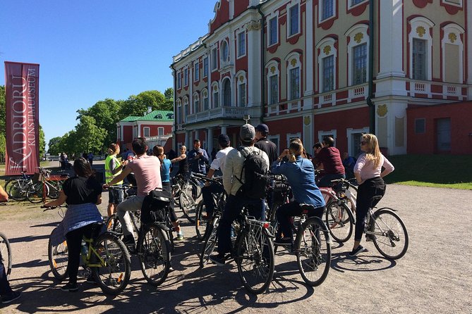 Tallinn Bike Tour from Tallinn Cruise Port - Old Town Time: Smart Shopping Stops and What to Expect on Foot