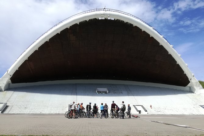 Tallinn Bike Tour with Electric Bikes - Where You Start: Vene tn 33 and the Easy First Roll