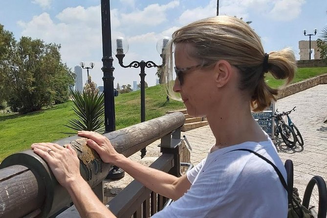 Tel Aviv Jaffa Guided Bike Tour - Markets, sea views, and the all-important photo stops