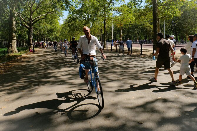 The Classic Highlights Bike Tour with a local guide - Cleopatra’s Needle, London Eye views, and Leake Street Arches