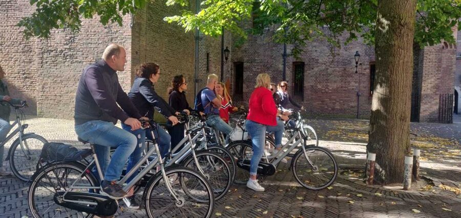 The Hague: Highlights Bike Tour - What the guide really adds (and why it’s worth paying for)