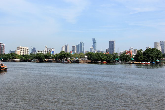 The Original Bicycle Tour in the Green Jungle of Bangkok - The food break is not filler: snack or meal in an outdoor restaurant
