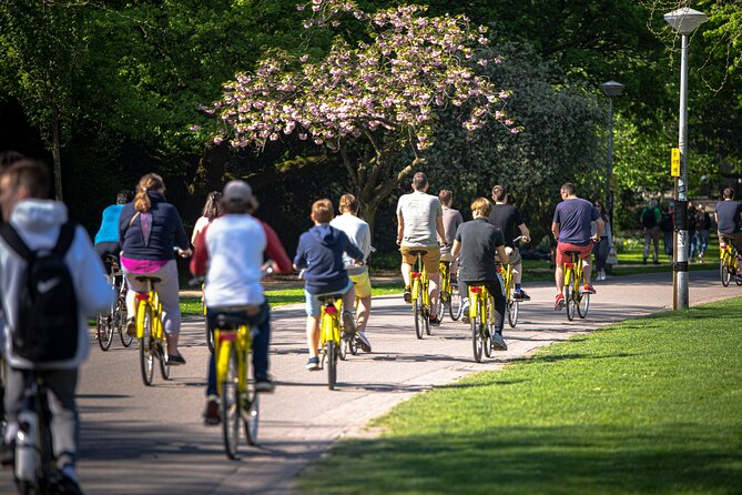The Original Bike Tour of Amsterdam Highlights and Hidden Streets - First Impressions: A Real Local Way to Move