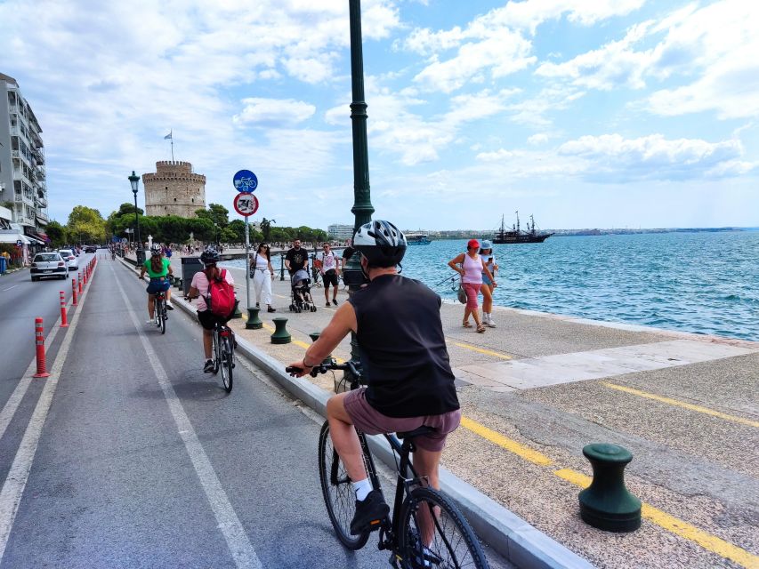 Thessaloniki: Bike Tour - Ancient Agora and Aristotelous Square: from stones to street life