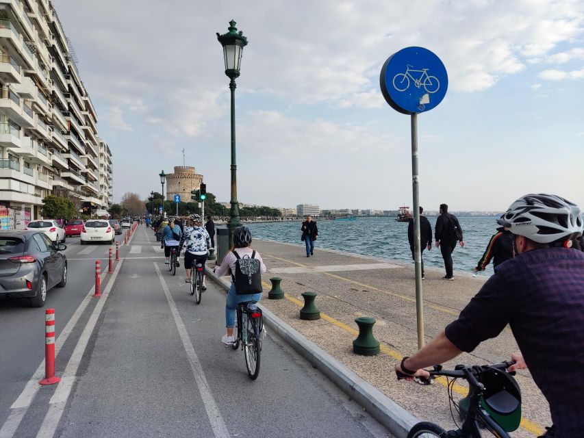 Thessaloniki: e-Bike Tour - Meeting at Macedonia Palace Hotel and getting rolling fast