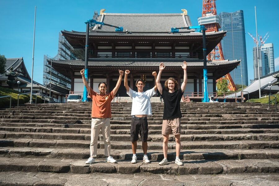 Tokyo: 3-Hour Bike or E-Bike Tour of City's Hidden Gems - Guides and photos: what you gain from riding with a pro