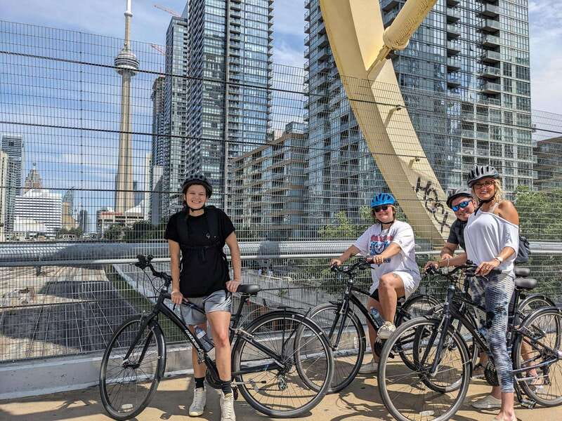 Toronto: Heart of Downtown 3.5-Hour Bike Tour - Meeting near Dundas: start location and the first 10 minutes matter