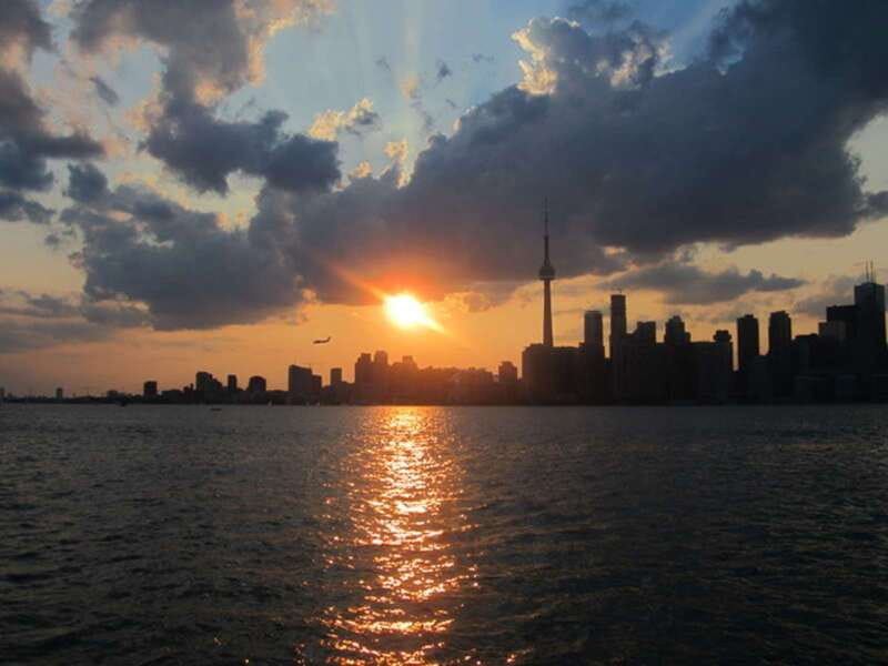Toronto Islands: Morning or Twilight 3.5-Hour Bike Tour - Royal Canadian Yacht Club: history and waterfront texture