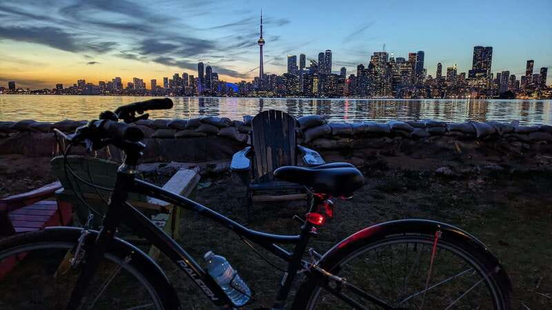 Toronto Islands: Morning or Twilight 3.5-Hour Bike Tour - Stories that move at a human pace (not a lecture)