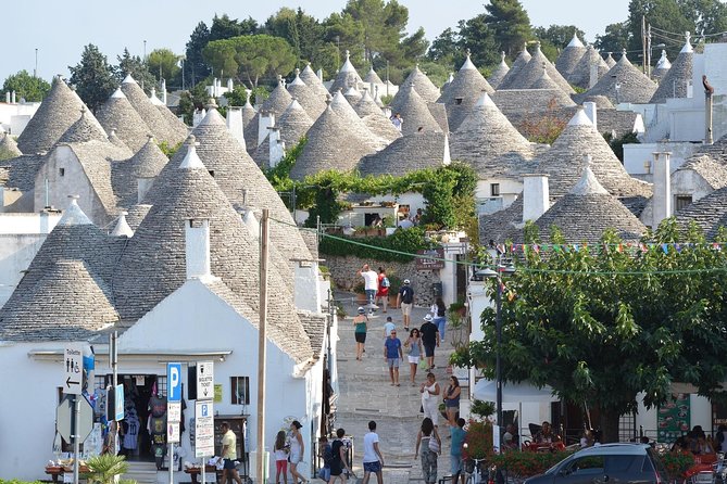 Tour Ebike Trulli Alberobello - Alberobello stop: coffee break, Sant’Antonio, and Rione Monte