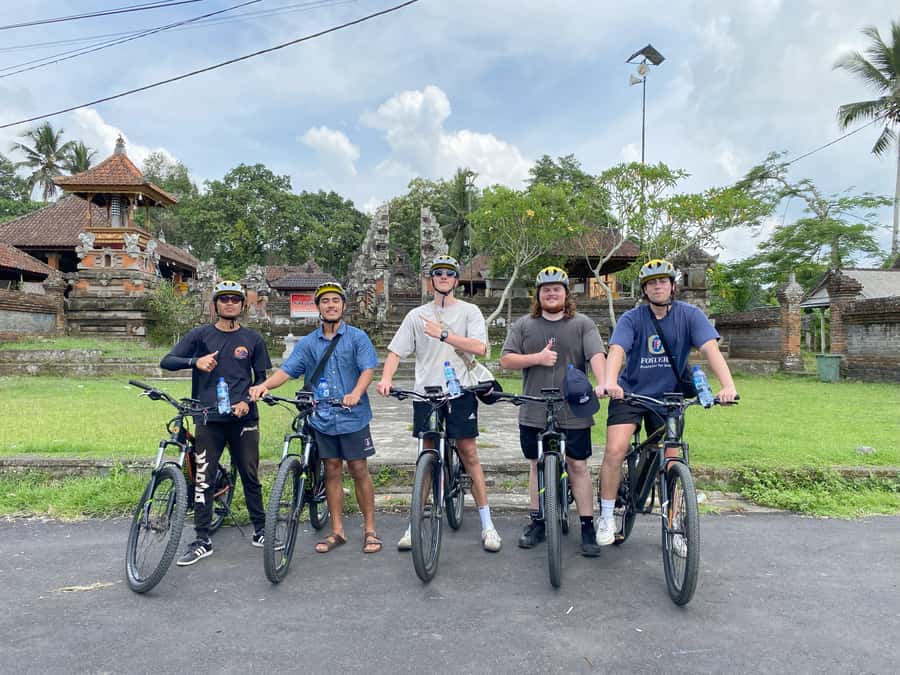 Ubud: Downhill Bike Tour with Rice Fields, Volcano and Meal - Key Points at a Glance