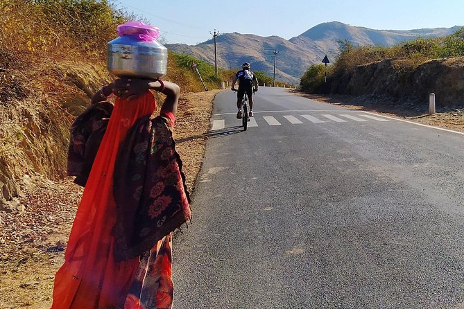 Udaipur Bicycle Tour - Lake Badi: the quieter water and the Bahubali Hills payoff