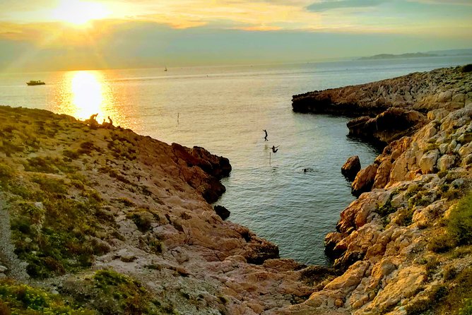 Ultimate Calanques Panoramic e-bike Ride – 3h (Small Group) - Terrain, traffic, and safety: what you should realistically expect