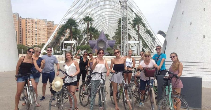 Valencia: 3-Hour City Bike Tour - Getting oriented in Valencia’s Ciutat Vella