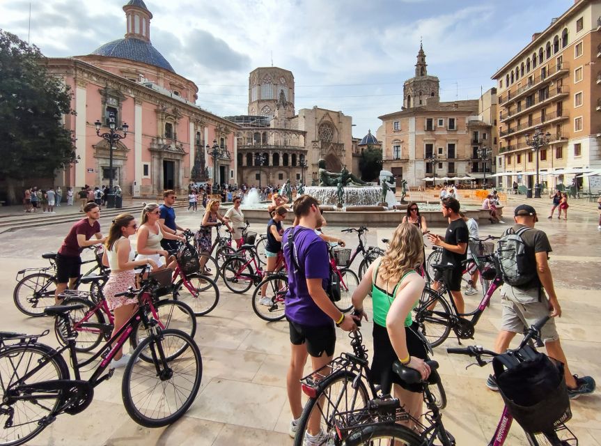 Valencia: City Highlights Guided Bike Tour - Riding past Palau de la Música and the Gulliver playground