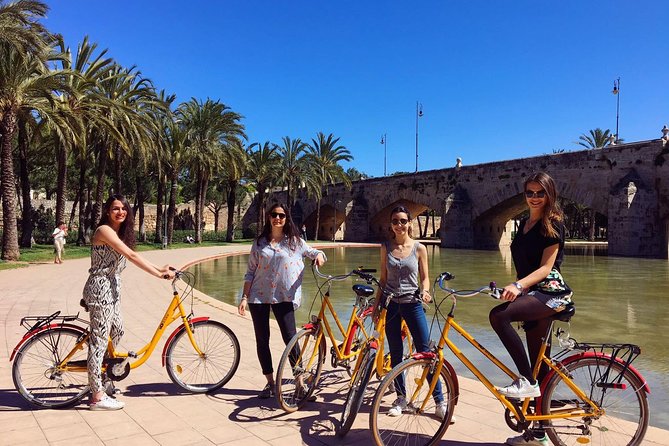 Valencia City MO'Bike Tour - Why this 3-hour Valencia bike route makes sense