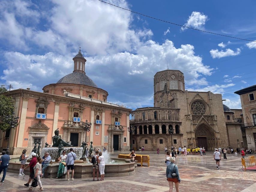 Valencia: Top 25 Highlights Guided Bike Tour - Estació del Nord: modernism with colorful personality
