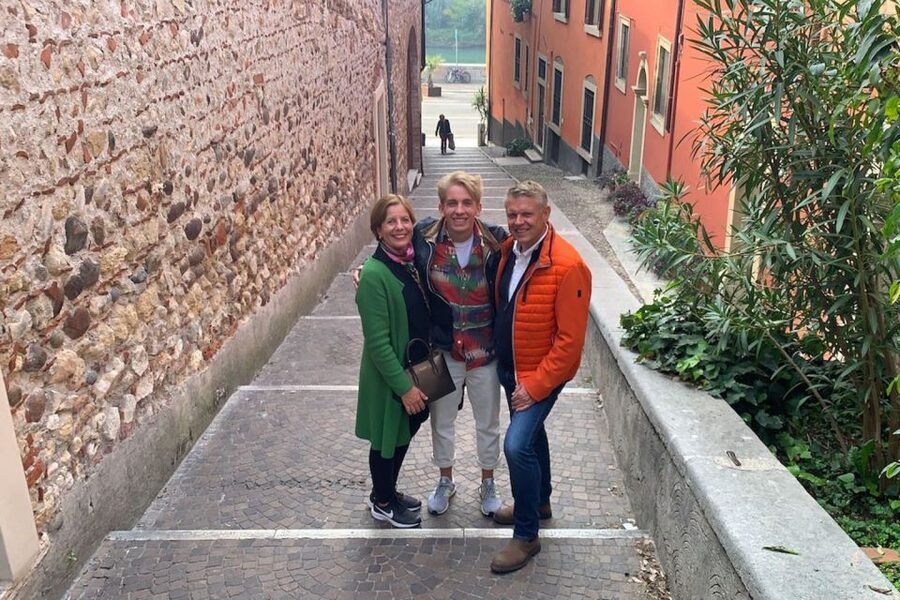 Verona: Highlights and Panorama Bike Tour - San Zeno basilica, Brà Molinari, and the Duomo/Ponte Pietra sequence
