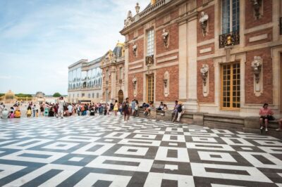 Versailles Bike Tour with Palace & Queen Farm Entrance - Meeting at Gare Saint-Lazare and the train ride to Versailles