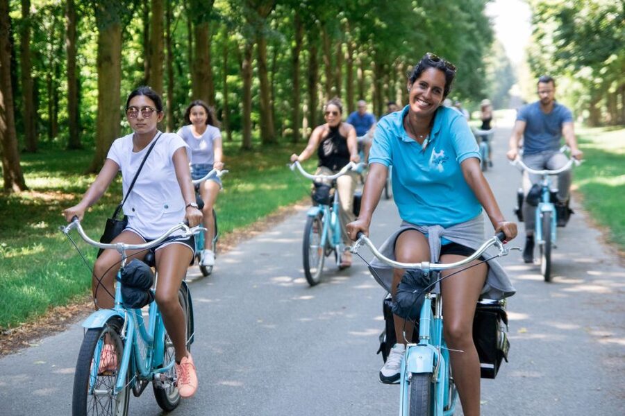 Versailles Bike Tour with Palace & Queen Farm Entrance - Bikes, hills, and rain gear: what to expect physically