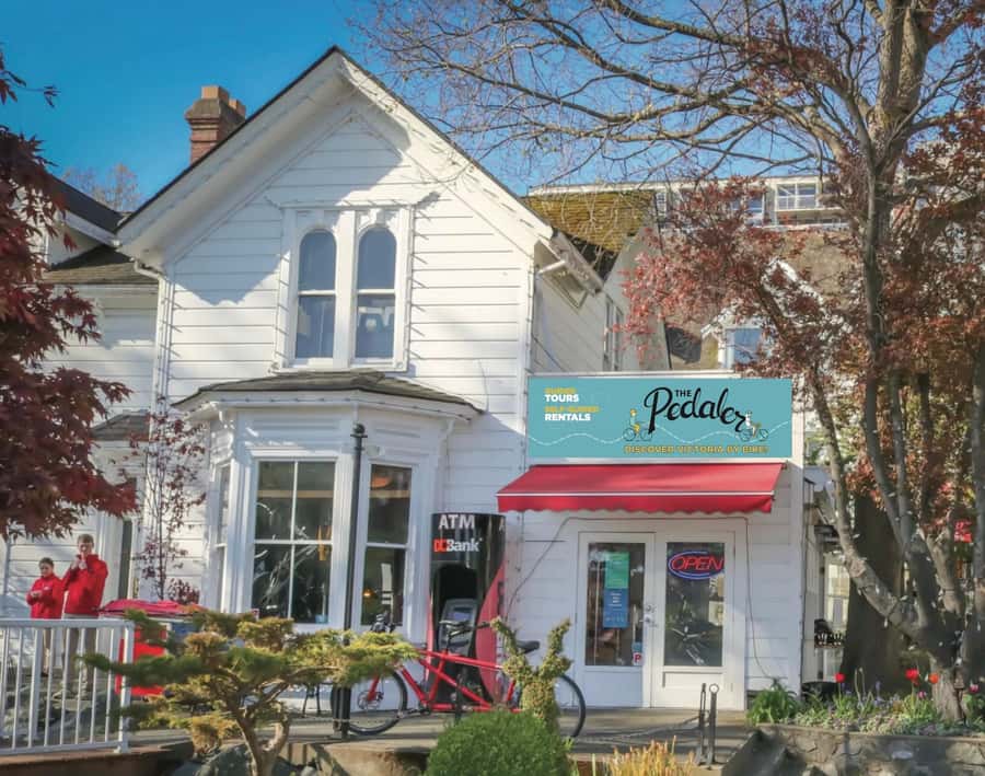 Victoria City Highlights Bike Tour - Castle Hoods & Legends - E-bike upgrade: when it makes sense