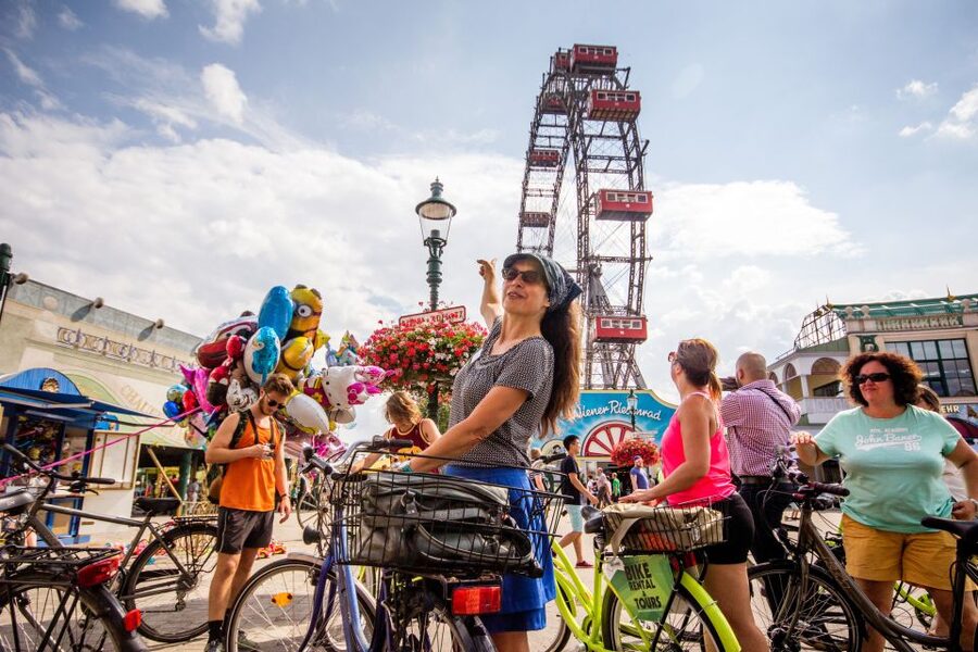 Vienna by Bike 3-Hour All-In-One City Bike Tour in English - Hundertwasserhaus: the playful pivot that keeps Vienna from feeling stuck in the past