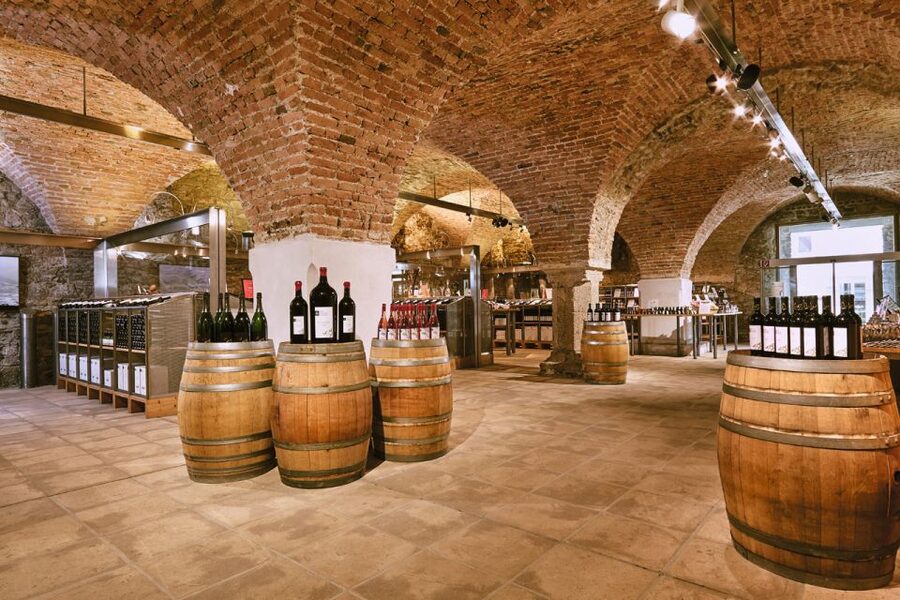 Vienna: Wine Tasting E-Bike Tour - Inside Klosterneuburg Abbey: a 900-year setting for your tasting