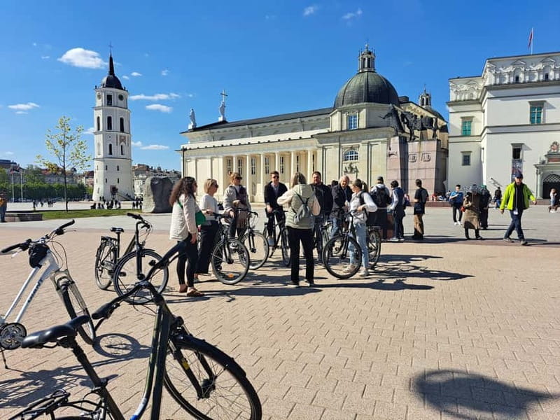 Vilnius: City Bike Tour of Vilnius Highlights - Heading Toward the Big View: Gedimino Avenue and the City’s Growth Story