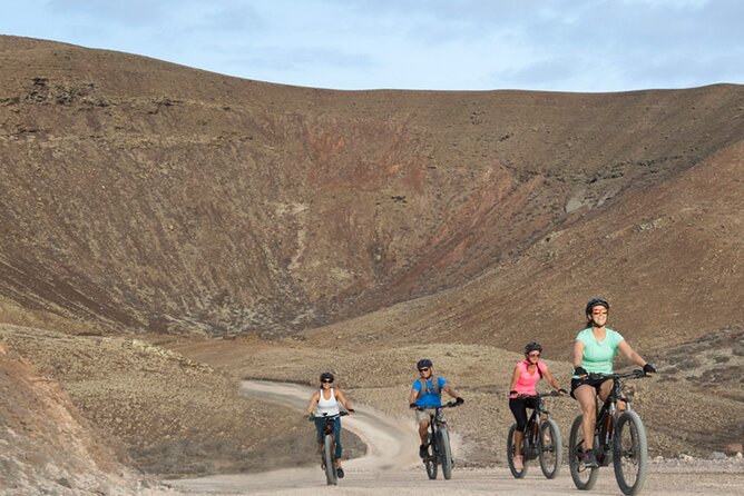 Volcanic Discovery PREMIUM eBike Tour: 35 km - Terrain, wind, and how to prepare so the ride stays fun
