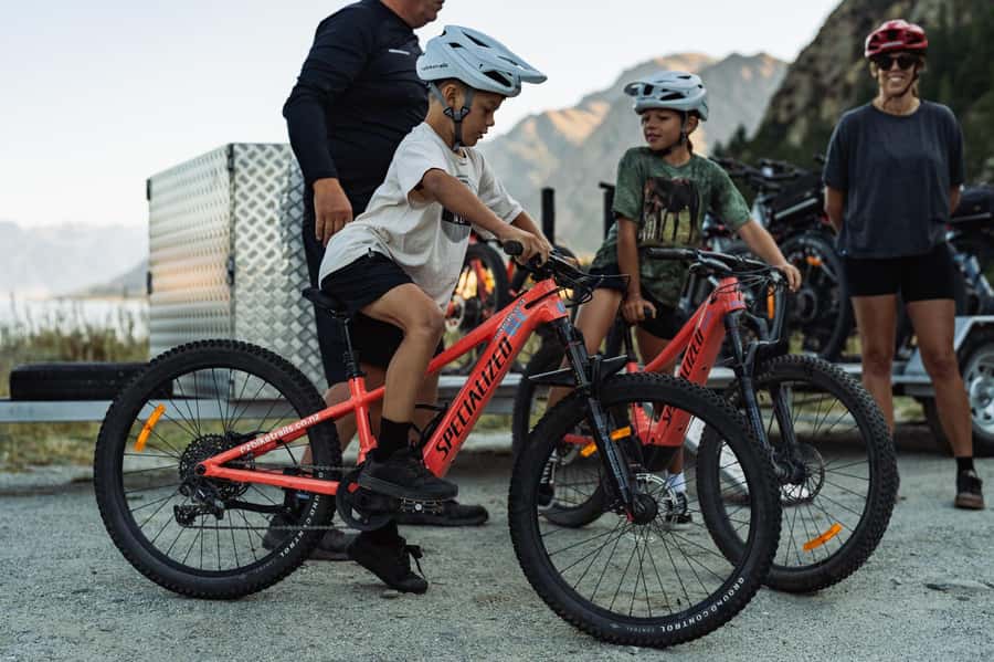 Wānaka: Gladstone Track and Wanaka Trails on Bike or eBike - Shuttle, safety briefing, and bike fit: where comfort starts