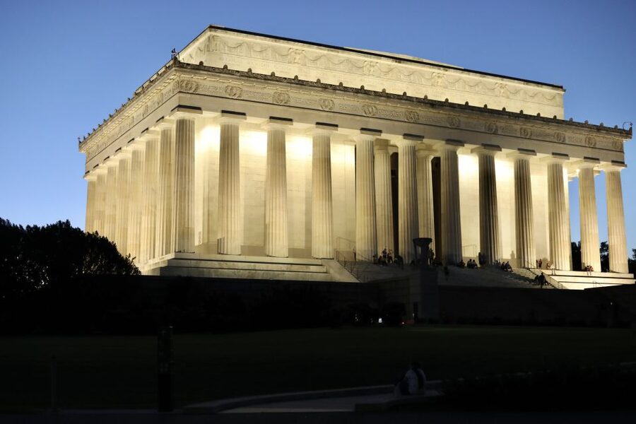 Washington DC: Monuments by Night Bike Tour - Getting oriented at 801 D Street NW by the Navy Memorial