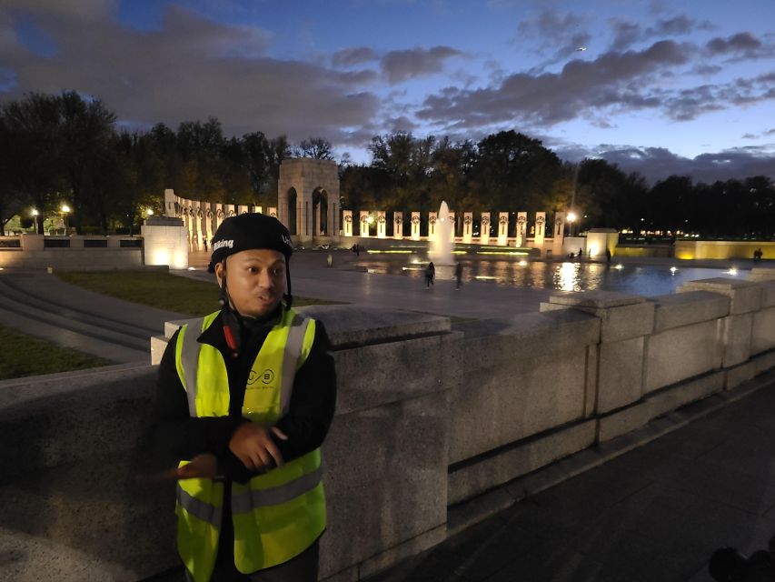 Washington DC: Monuments by Night Bike Tour - Night lighting: when “lit up” depends on the season