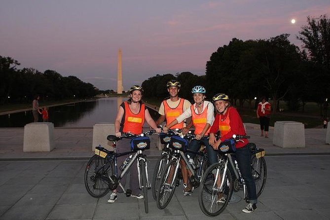 Washington DC Sites at Night Guided Bicycle Tour - Safety, Kids, and Beginner Comfort at Night