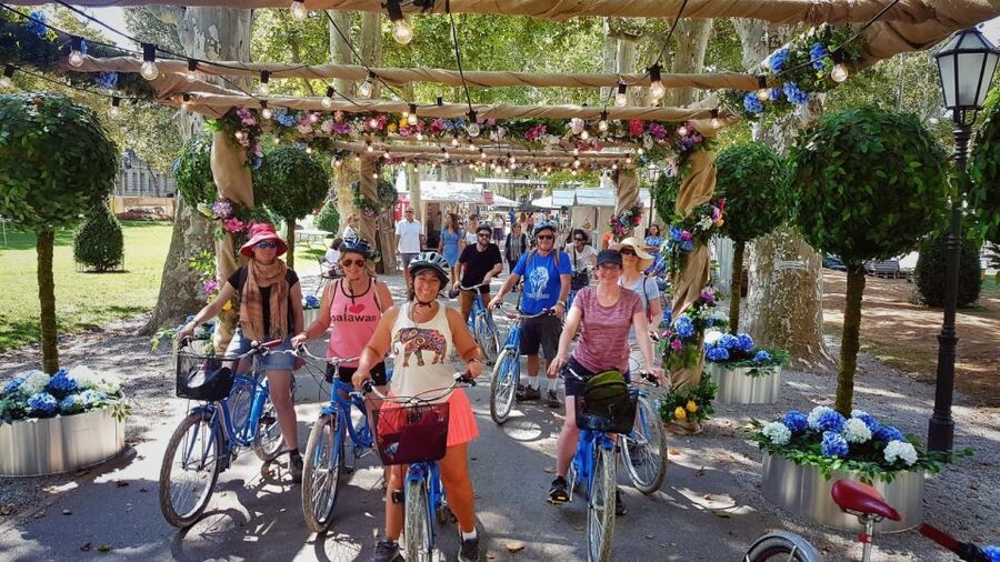 Zagreb: 2.5-Hour Highlights Bike Tour - Getting oriented fast: starting at Blue Bike Zagreb near Ban Jelačić Square
