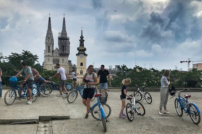 Zagreb Highlights Bike Tour - Meeting at Blue Bike and Rolling Through the Right Pace
